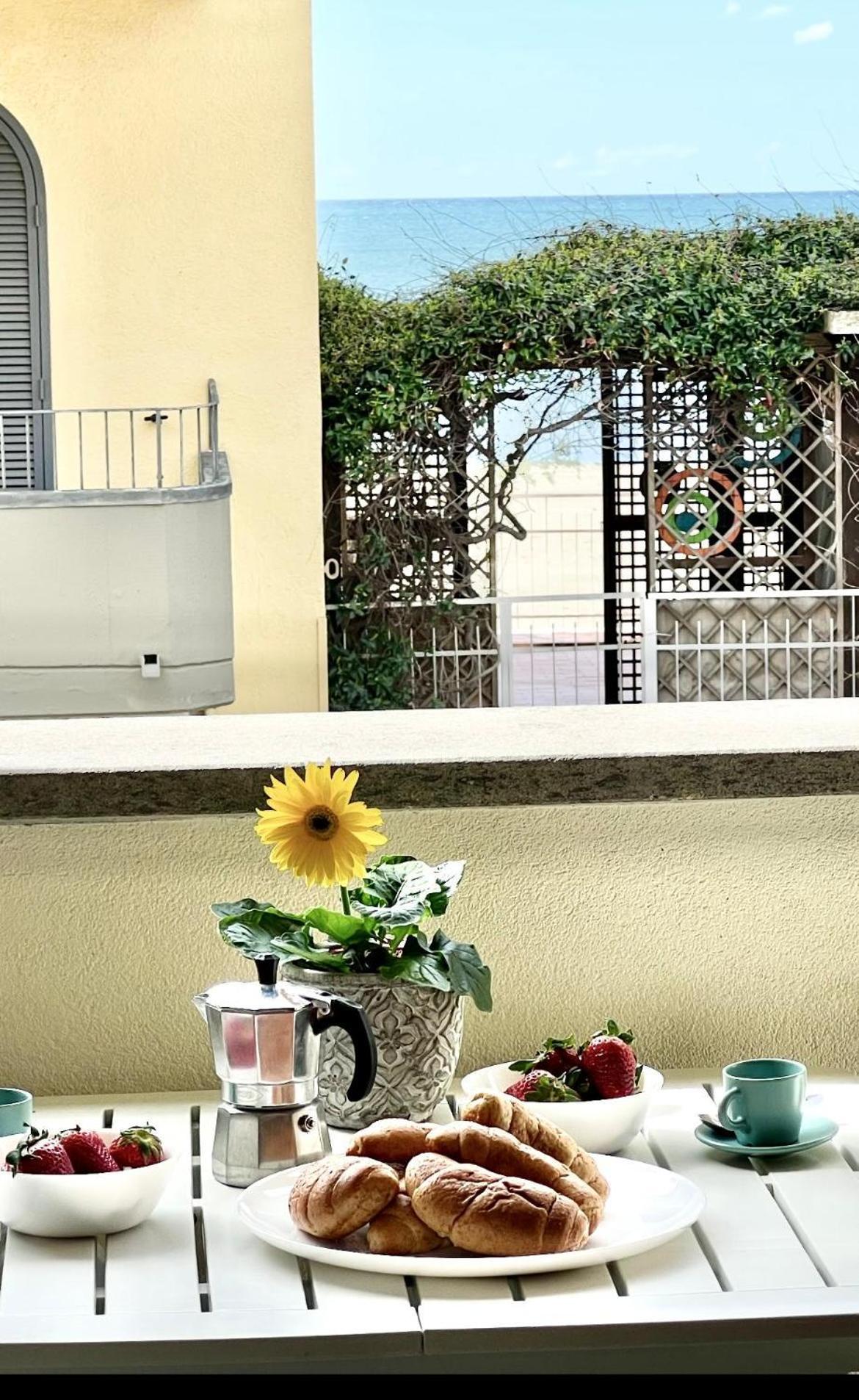 Mono Rosina, Aria Condizionata E Balcone A Soli 50 Metri Dal Mare! By Alfareal Кастильоне дела Пеская Екстериор снимка